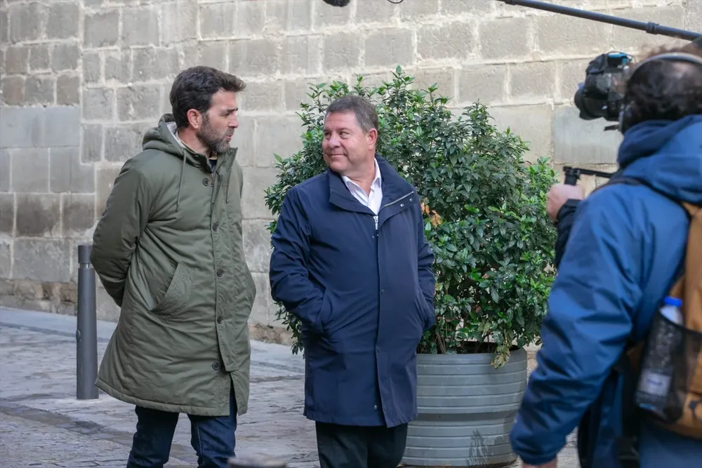 Gonzo y el presidente de Castilla-La Mancha, Emiliano García-Page, en la grabación del programa Salvados de La Sexta.