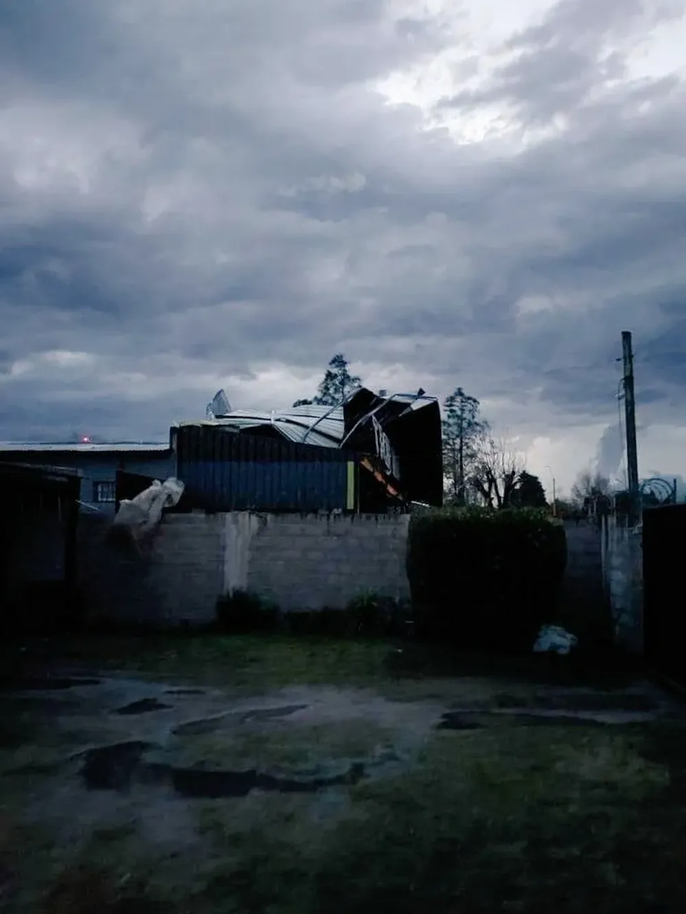 La turbonada se dio alrededor de las 7 de la mañana y dejó 32 heridos.