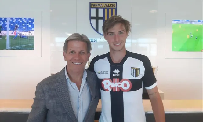 El presidente de Parma, Kyle Krause, presentó al ex Peñarol, Matías Mir