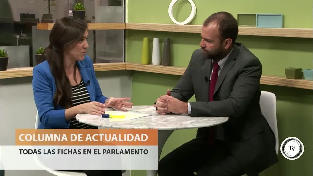 La editora de Actualidad y su análisis sobre la batalla presupuestal que ahora se traslada al Parlamento.Scorza repasa los sueldos docentes actuales y sus reclamos. También especula respecto a qué puede suceder en el Poder Legislativo, con dos bloques en el oficialismo.