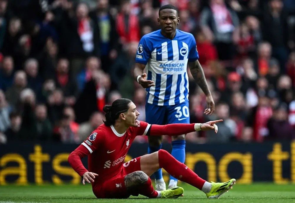 Darwin estuvo cerca del gol en Liverpool