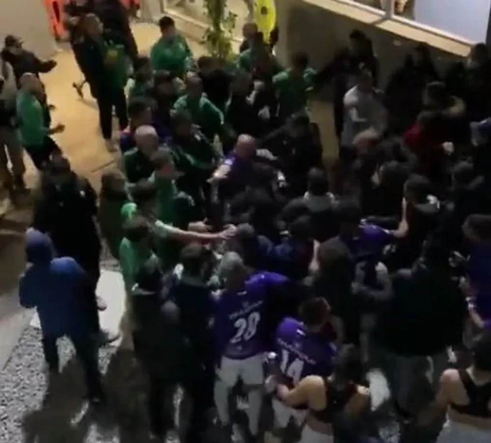 Incidente entre jugadores de Defensor y Racing