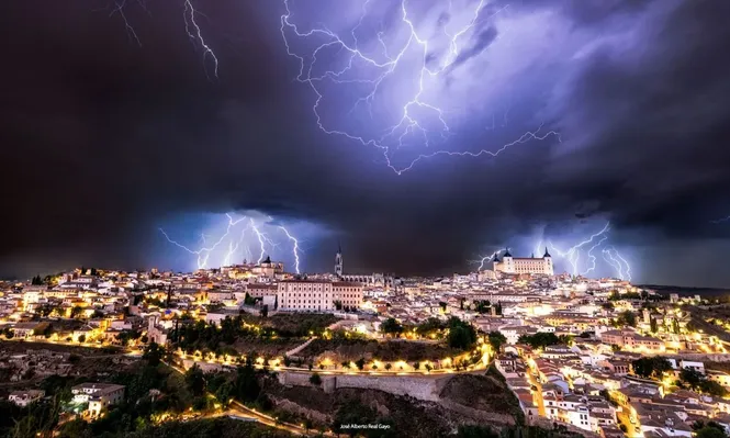 Esta ciudad te dará más que un susto para Halloween.