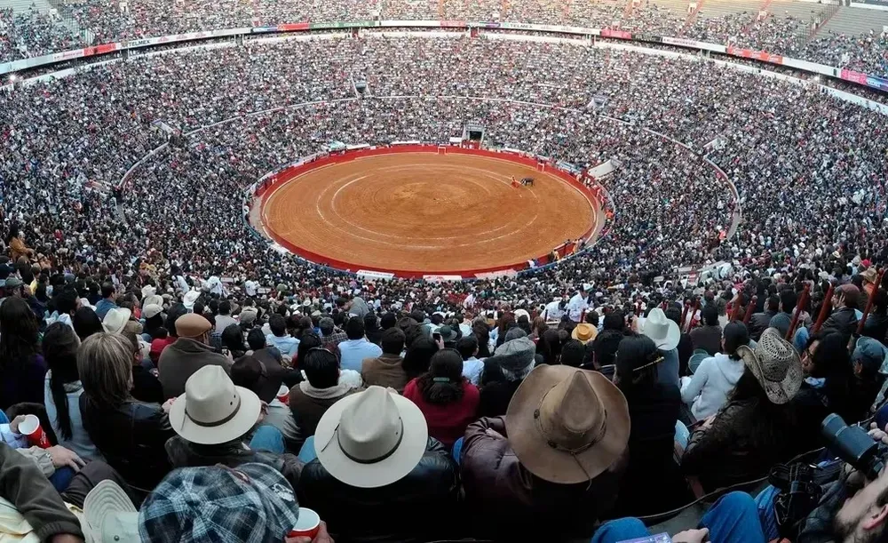 El estadio Plaza México en el DF es el mayor del mundo dedicado a la tauromaquia.