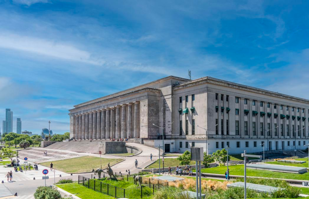 La UBA investiga y podría desvincular a un docente por publicaciones antisemitas