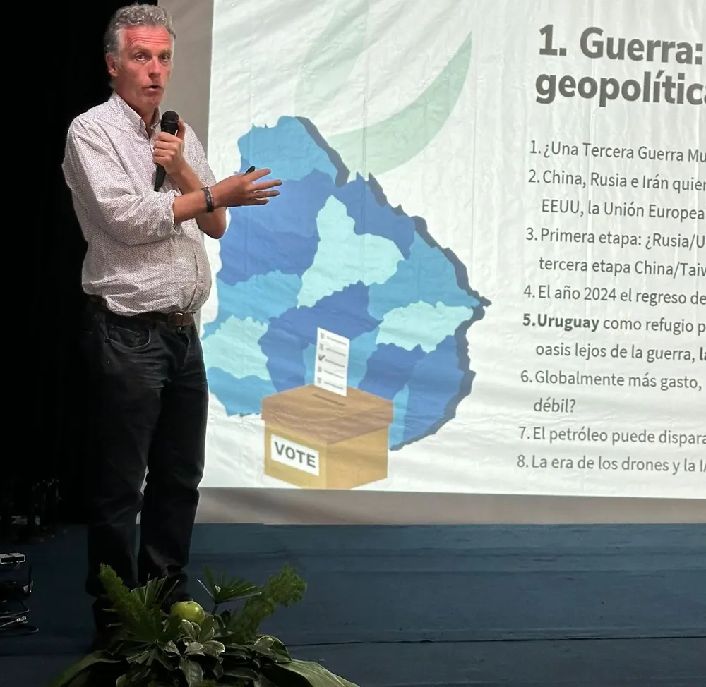 Conferencia del ingeniero Blasina en la Expoactiva 2024.