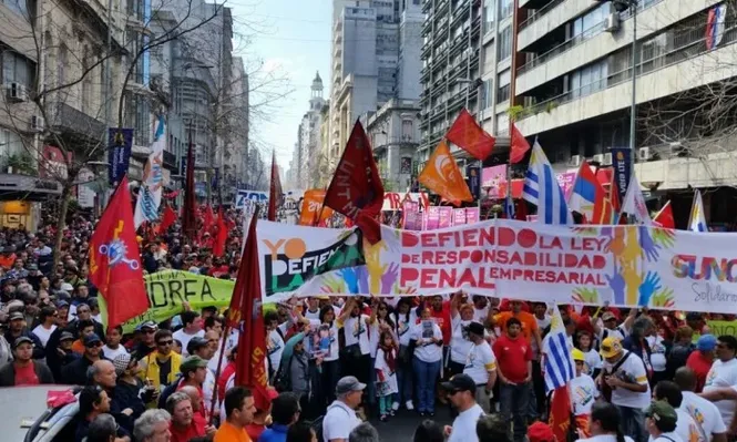 Guiñadas al Frente Amplio