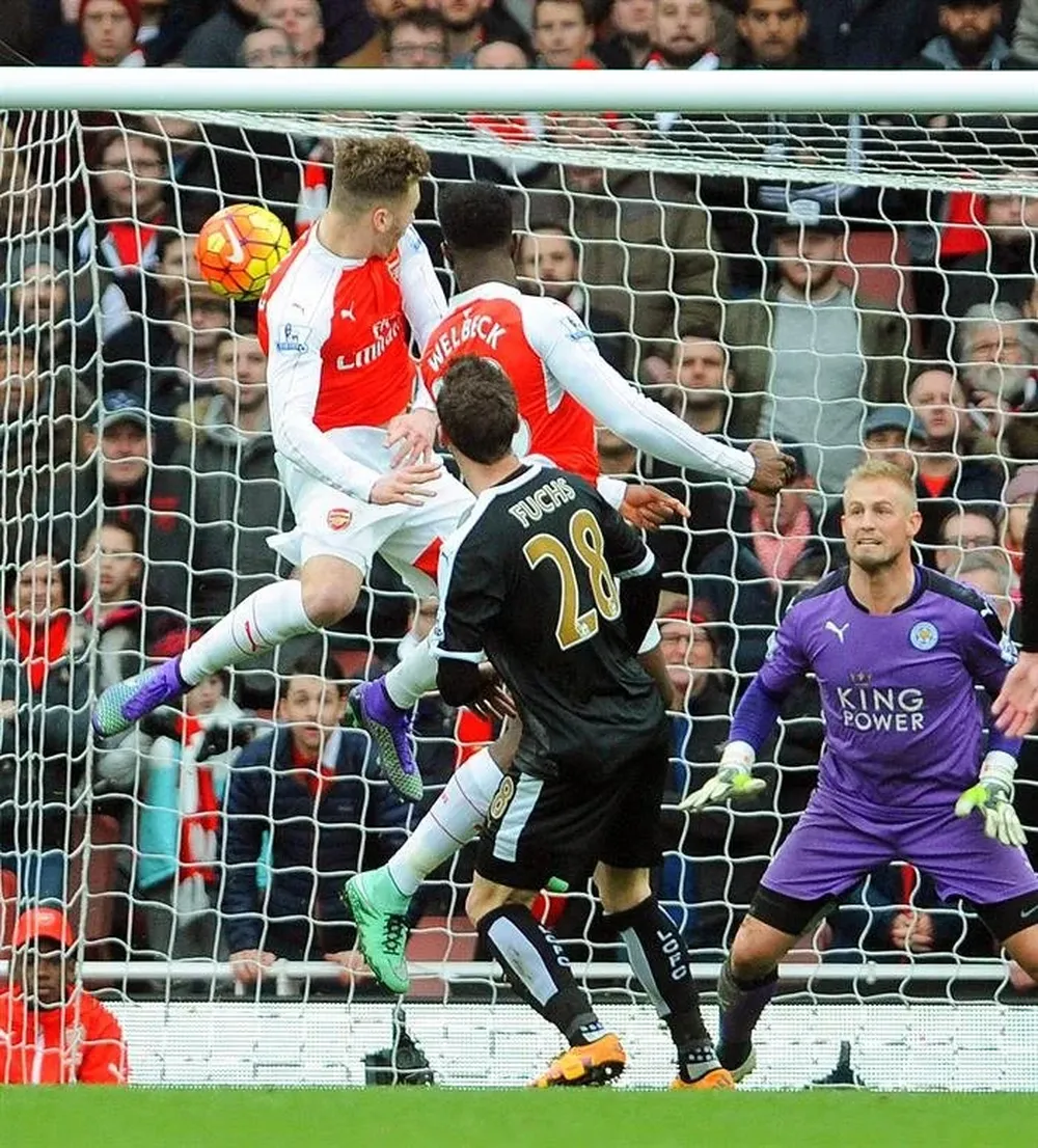 El cabezazo salvador de Welbeck cuando el partido se terminaba