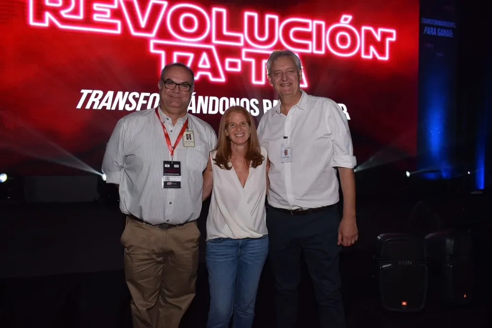 Christopher Jones, María de Narváez y Guillermo Comes