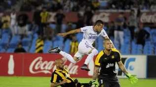 El golazo del Diente López desparramó a Guillermo Rodríguez y Gastón Guruceaga