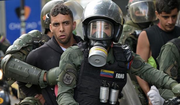El grueso de los miles de detenidos en las protestas ocurridas en Venezuela luego de las elecciones de julio siguen tras las rejas.