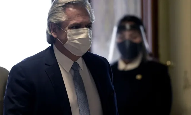 Gobierno argentino restringe la circulación de personas en provincias