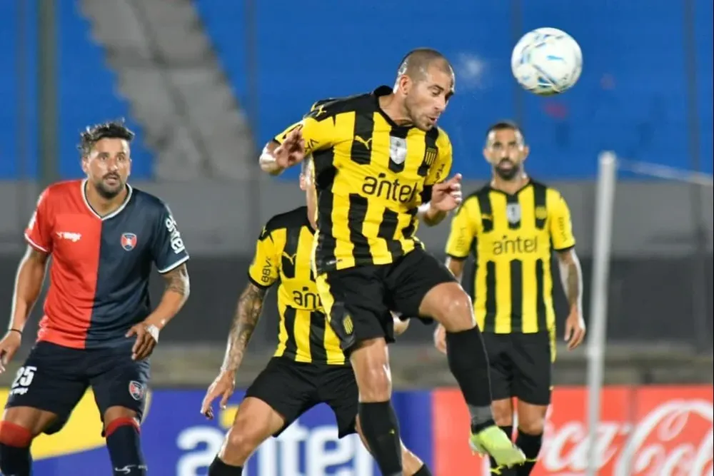 Walter Gargano fue de lo mejor de Peñarol ante Albion