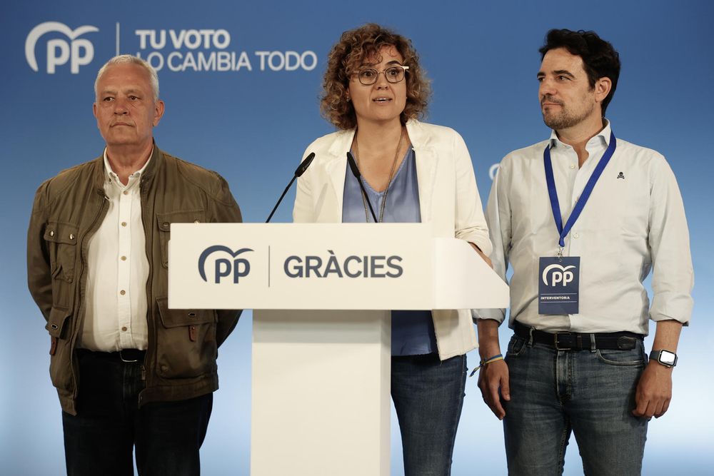 La cabeza de lista del Partido Popular a las elecciones europeas, Dolors Montserrat, con Santi Rodríguez y Manu Reyes