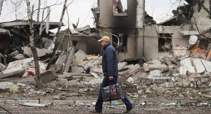 Estos edificios fueron alcanzados por bombardeos en la pequeña ciudad de Borodyanka, cerca de Kiev, Ucrania, el 3 de marzo