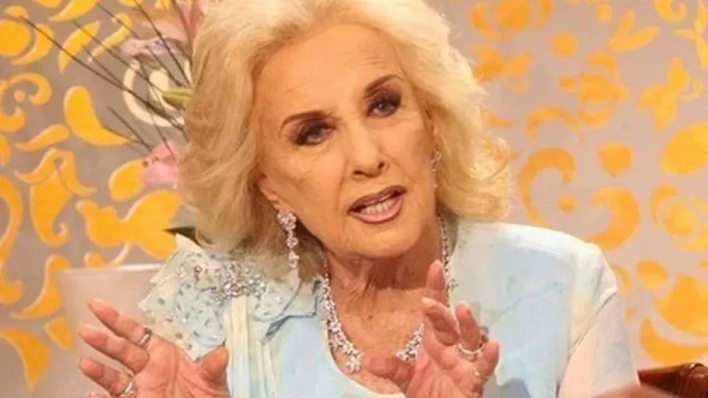 Mirtha recuerda su primer voto.