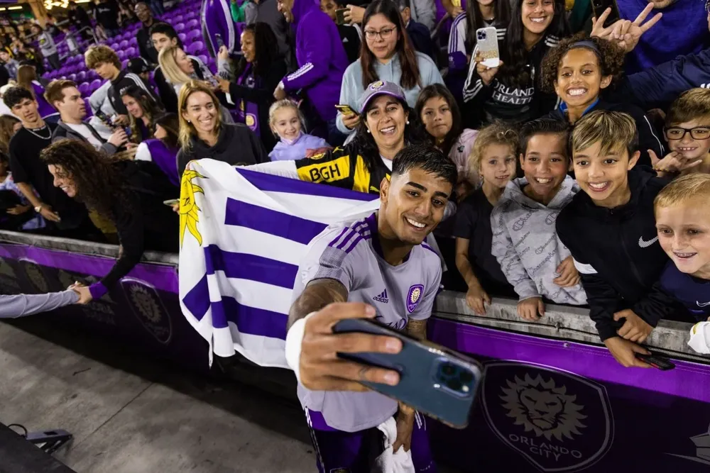Facu Torres y la selfie con los hinchas