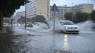 El alerta en Valencia continúa hasta la medianoche y las autoridades piden máxima precaución por las lluvias torrenciales