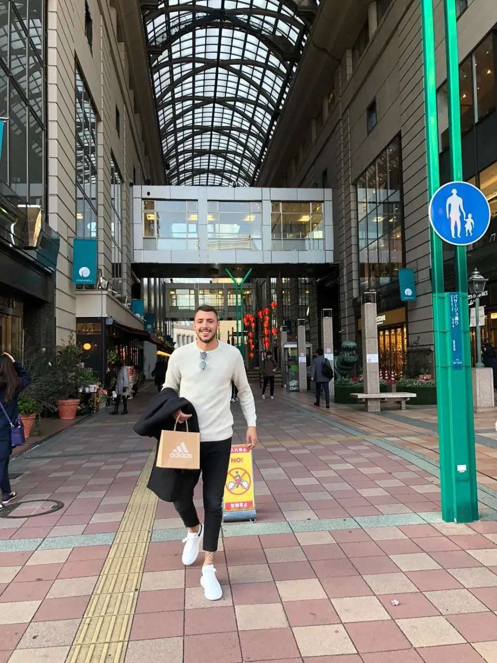 Renzo López en Japón