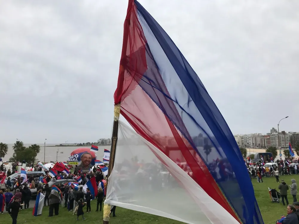 Bandera del Frente Amplio