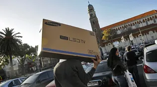 Crédito al consumo sigue estancado y familias alertan por dificultad para cumplir con pagos