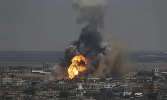 Un cohete disparado por Hamás impacta en el Hotel Regina.