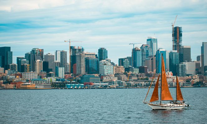 Explora las oportunidades únicas que ofrecen ciudades alrededor del mundo que literalmente te pagan por mudarte y comenzar una nueva vida.