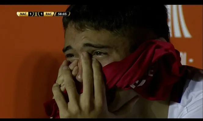 El llanto de Emiliano Martinez luego de un error en su debut