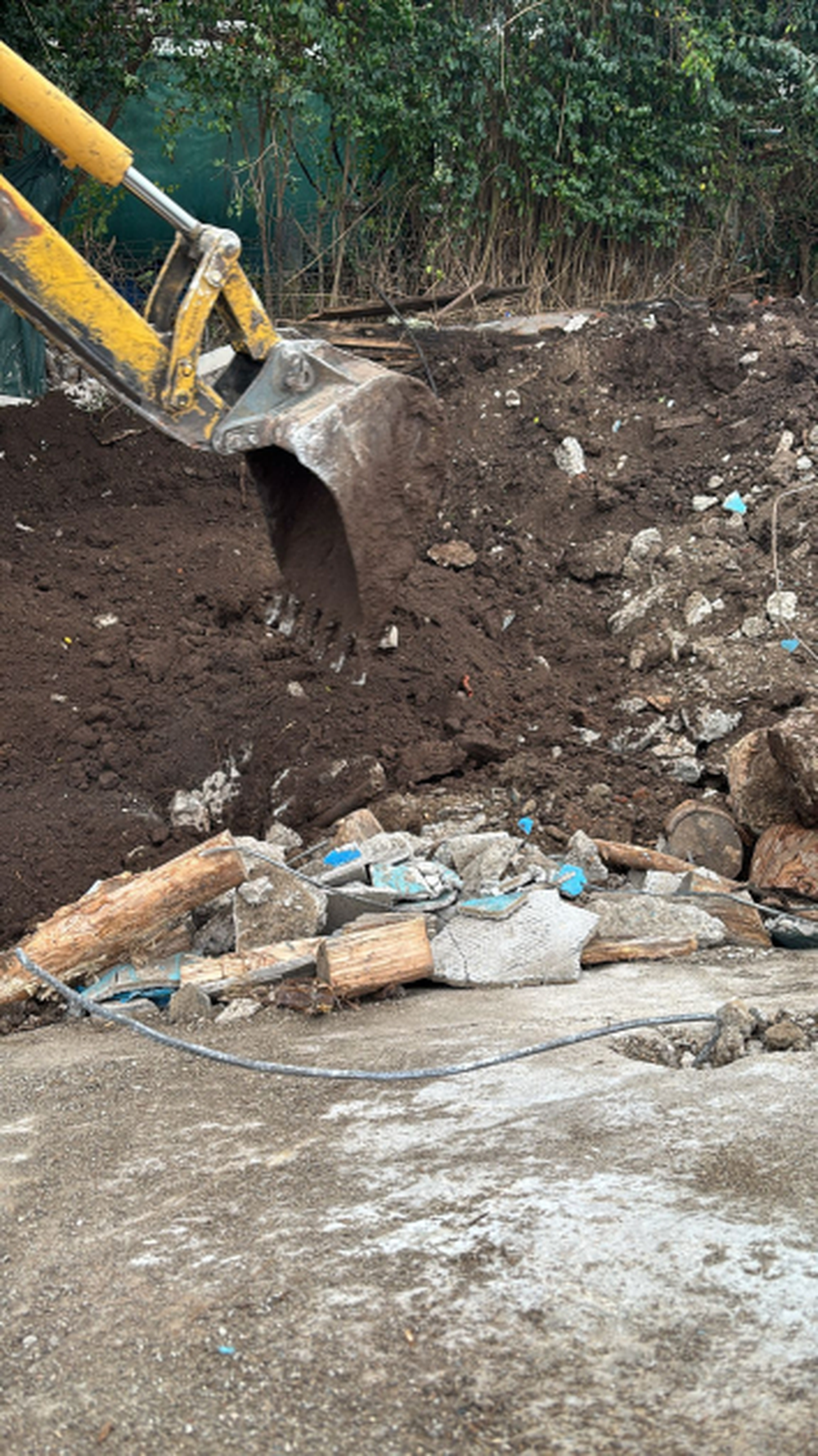 Excavación en el terreno de El Kane para incautar 