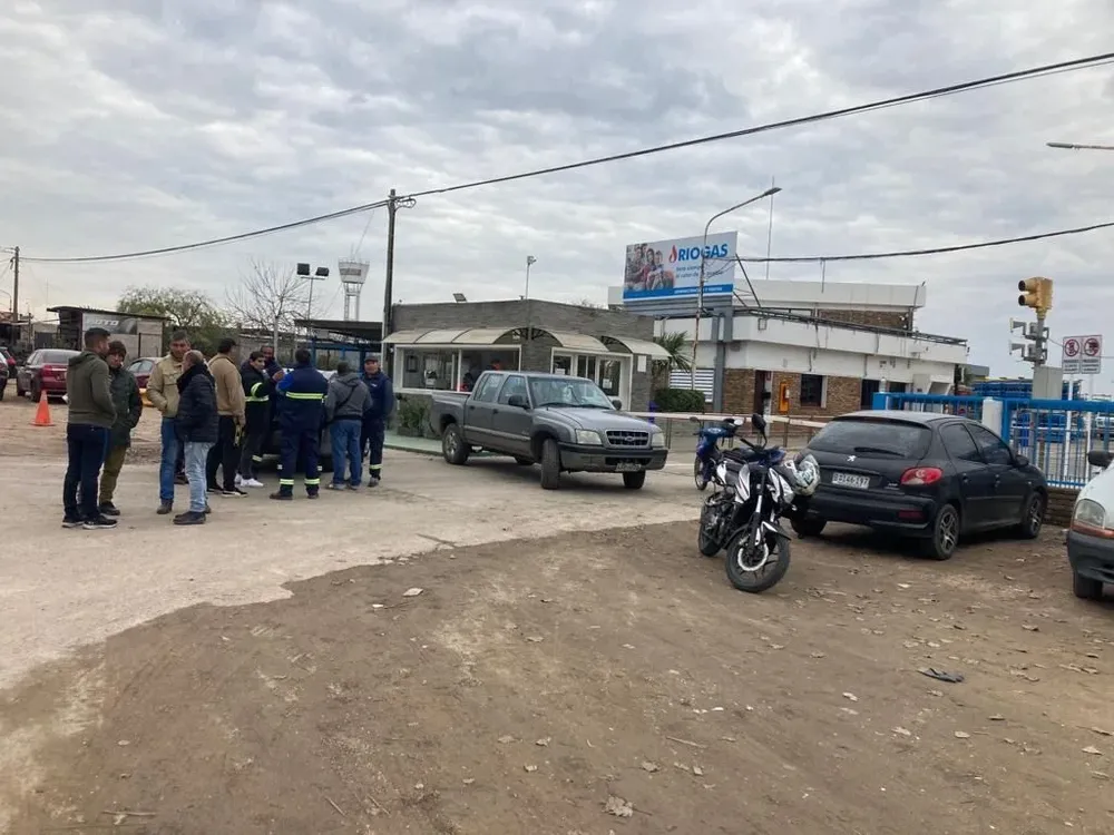 Sindicato de trabajadores de Riogas bloquea la planta de la empresa