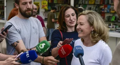 La ministra de Economía habló en TVE cuando fue a la Feria del Libro.