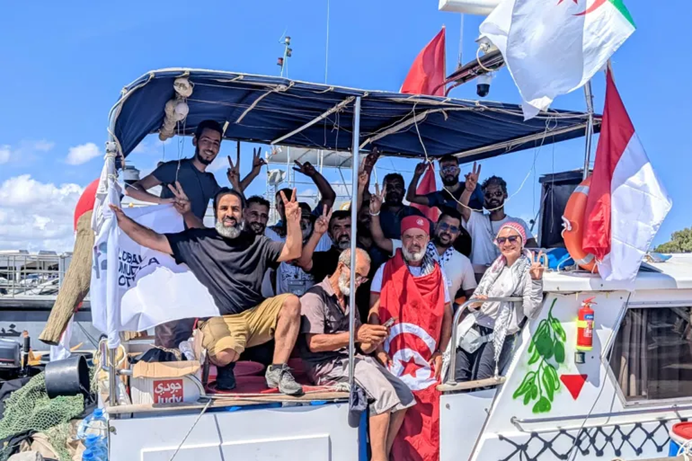 Activistas de la Flotilla pro palestina en el mar Mediterráneo, antes de su detención.