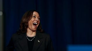 Emojis de cocos y el elogio de ser brat: la Generación Z demócrata impulsa la campaña de Kamala Harris en redes