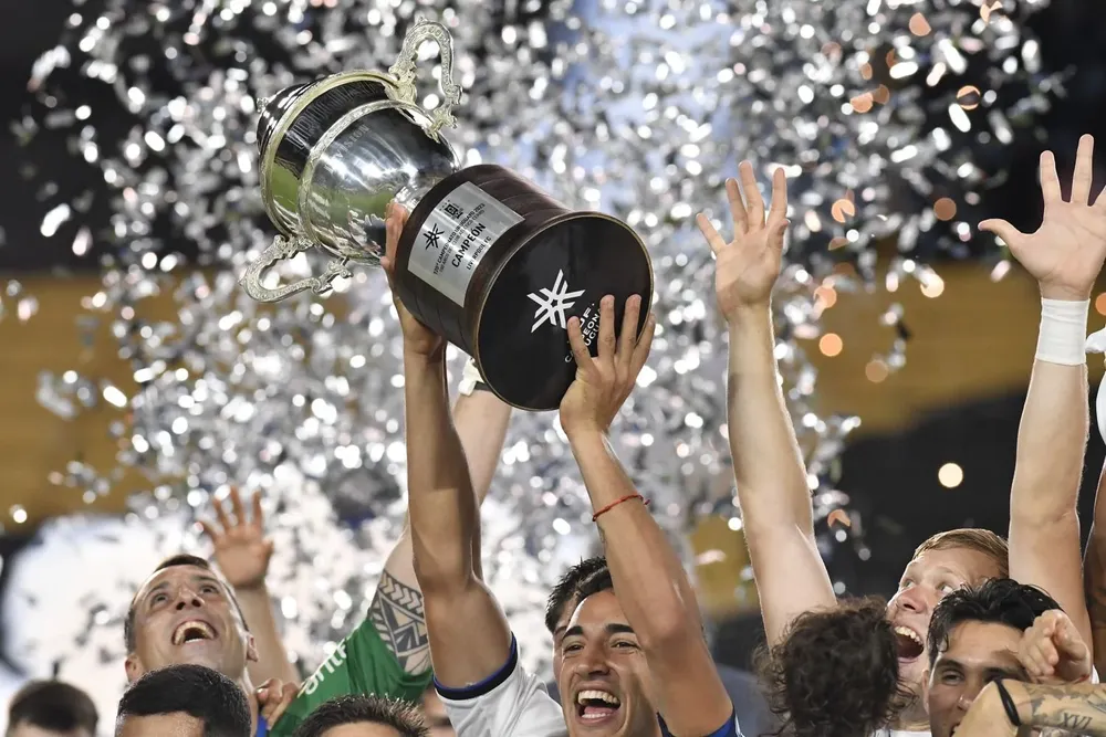 Liverpool enfrenta a Defensor Sporting