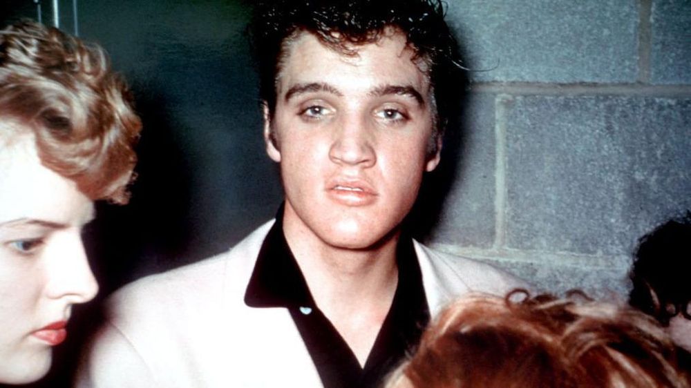 Elvis dio el salto a la fama en el año 1956 con su canción Haertbreak Hotel.