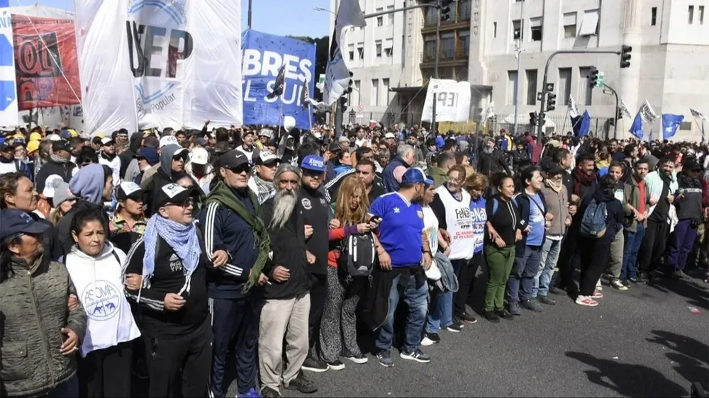 La movilización frente a la sede del Ministerio de Capital Humano